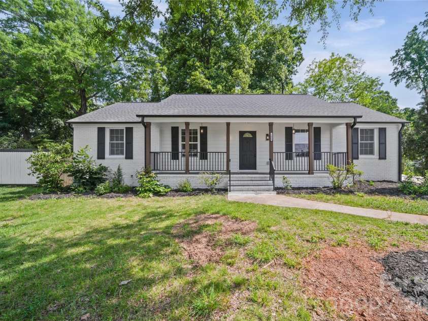 1421 Tyvola Road, Charlotte, NC 28210.  MLS# CAR4388594, YatesRealty ID 33235. 