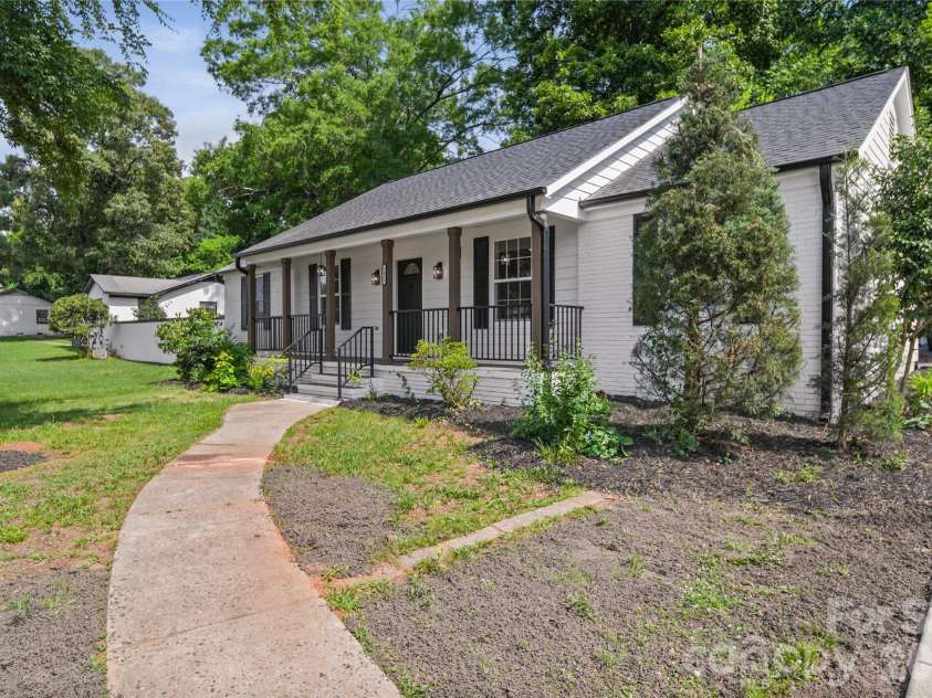 1421 Tyvola Road, Charlotte, NC 28210.  MLS# CAR4388594, YatesRealty ID 33235. 
