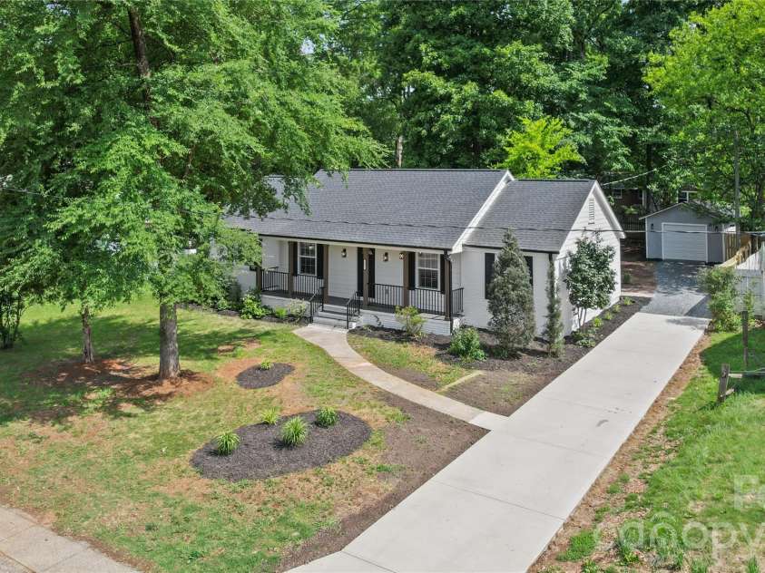 1421 Tyvola Road, Charlotte, NC 28210.  MLS# CAR4388594, YatesRealty ID 33235. 