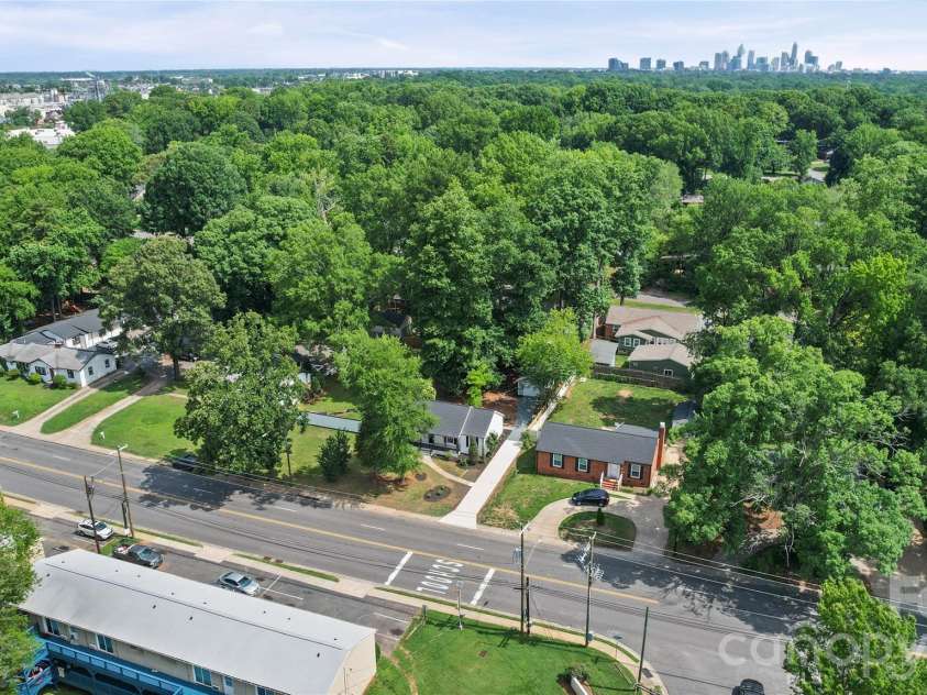 1421 Tyvola Road, Charlotte, NC 28210.  MLS# CAR4388594, YatesRealty ID 33235. 