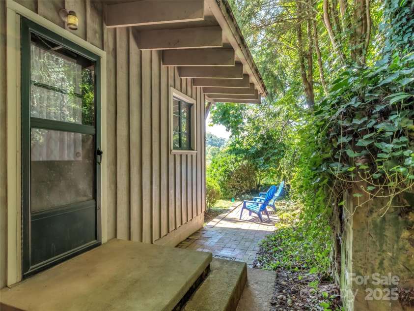 268 Stuart Circle, Lake Junaluska, NC 28745.  MLS# CAR4292284, YatesRealty ID 33236. 