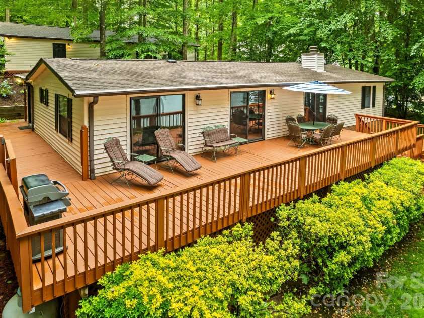 8460 Keven Circle, Sherrills Ford, NC 28673.  MLS# CAR4386276, YatesRealty ID 33236. 