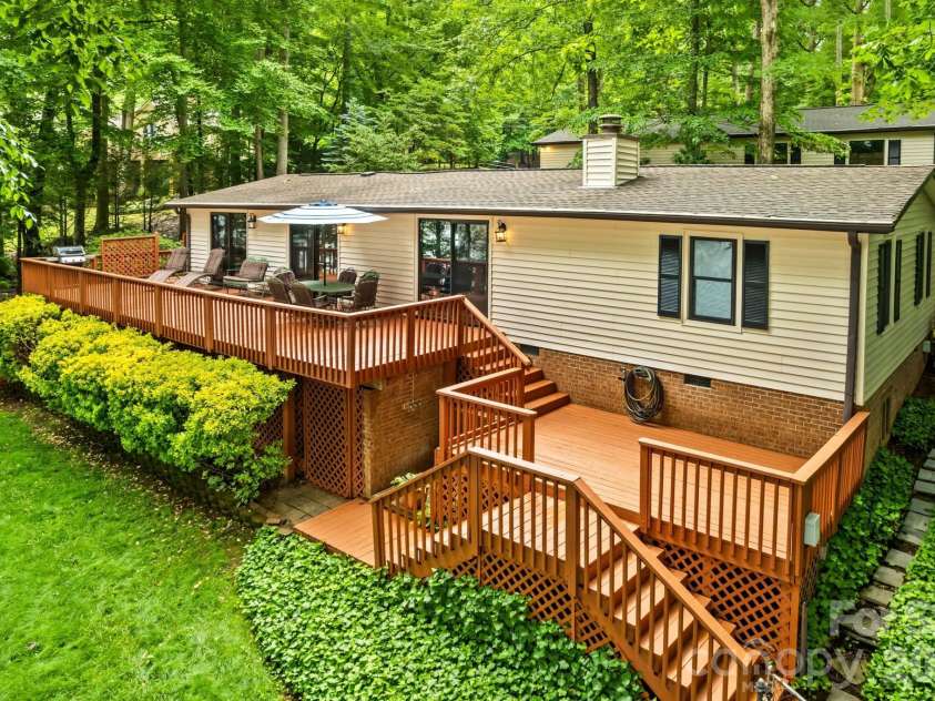 8460 Keven Circle, Sherrills Ford, NC 28673.  MLS# CAR4386276, YatesRealty ID 33236. 