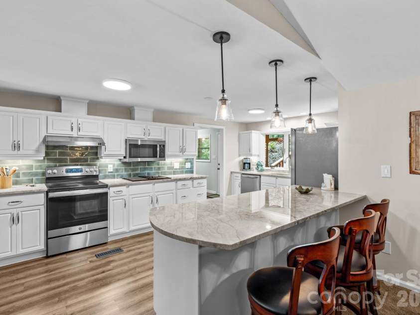 8460 Keven Circle, Sherrills Ford, NC 28673.  MLS# CAR4386276, YatesRealty ID 33236. 