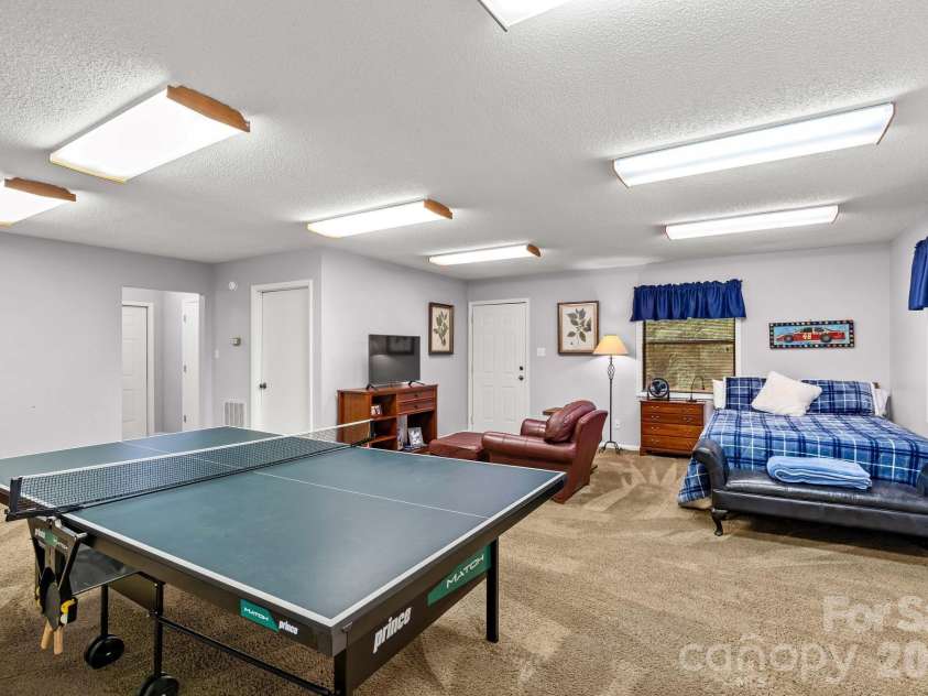 8460 Keven Circle, Sherrills Ford, NC 28673.  MLS# CAR4386276, YatesRealty ID 33236. 
