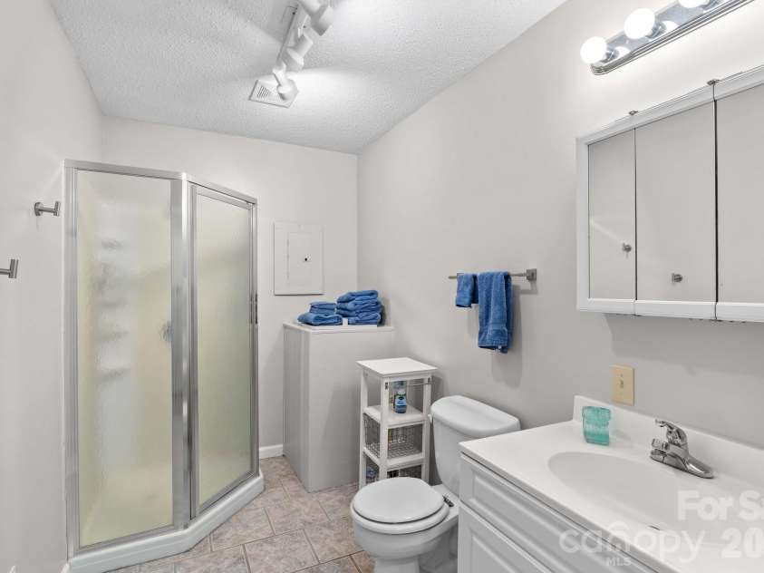 8460 Keven Circle, Sherrills Ford, NC 28673.  MLS# CAR4386276, YatesRealty ID 33236. 