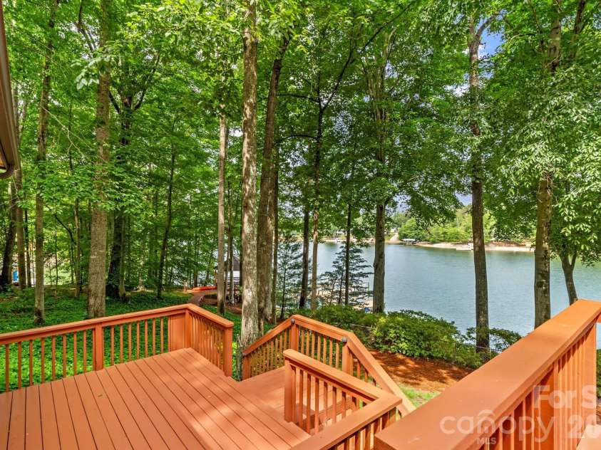 8460 Keven Circle, Sherrills Ford, NC 28673.  MLS# CAR4386276, YatesRealty ID 33236. 