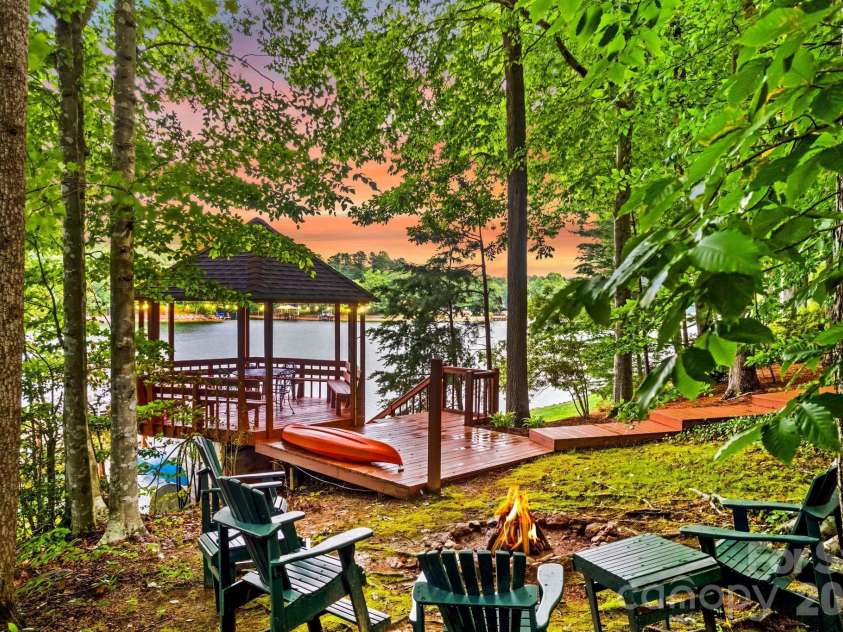 8460 Keven Circle, Sherrills Ford, NC 28673.  MLS# CAR4386276, YatesRealty ID 33236. 
