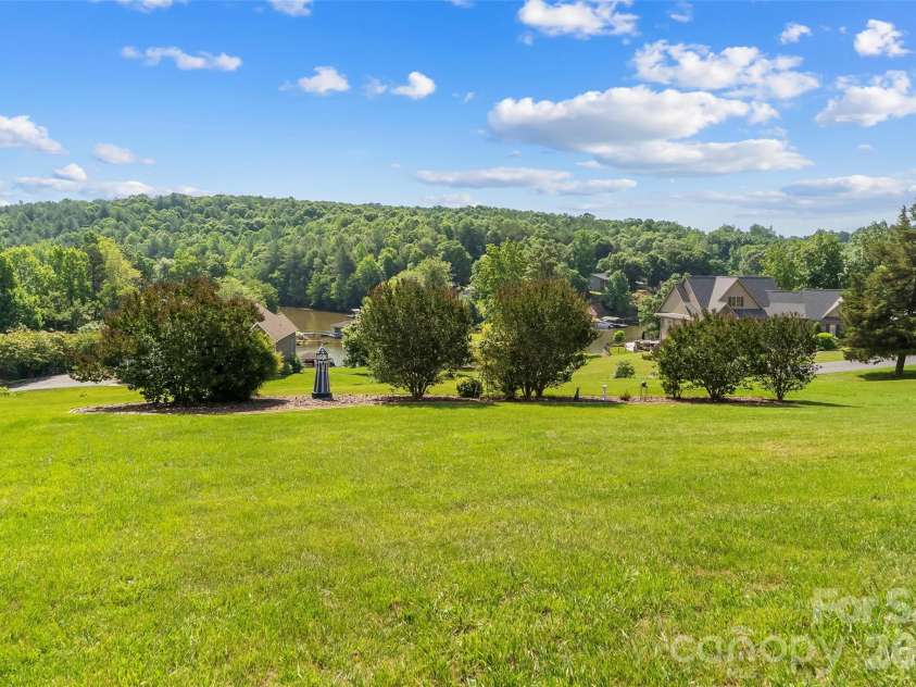 5305 Icard Ridge Road, Hickory, NC 28601.  MLS# CAR4388670, YatesRealty ID 33237. 