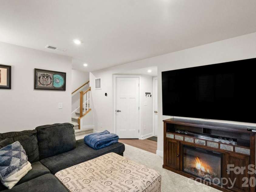 513 Evergreen Terrace, Cramerton, NC 28032.  MLS# CAR4389567, YatesRealty ID 33238. Basement Living Space