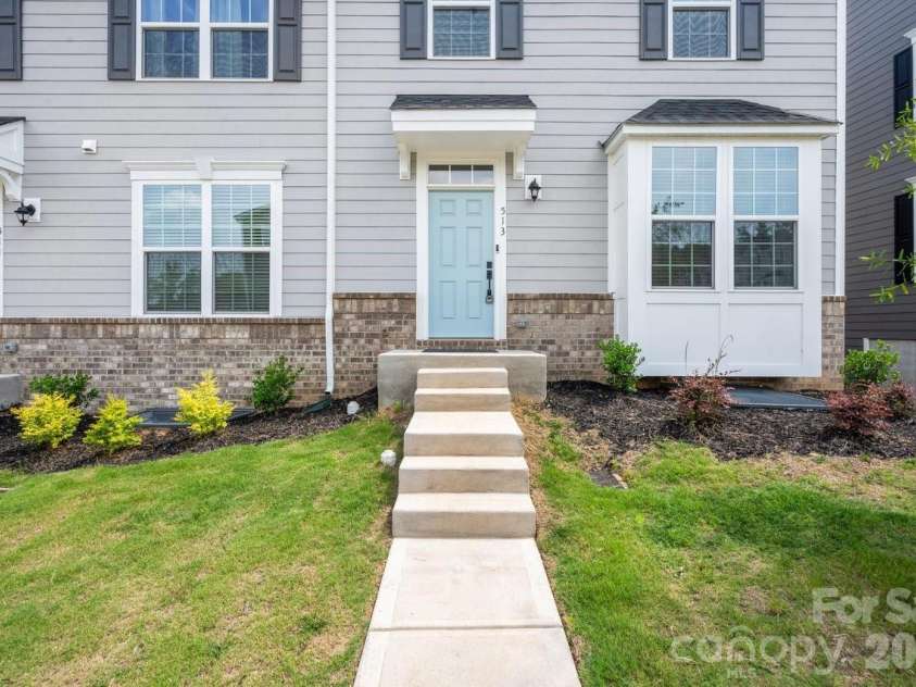 513 Evergreen Terrace, Cramerton, NC 28032.  MLS# CAR4389567, YatesRealty ID 33238. Front Entry
