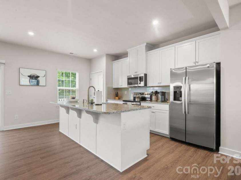 513 Evergreen Terrace, Cramerton, NC 28032.  MLS# CAR4389567, YatesRealty ID 33238. Kitchen