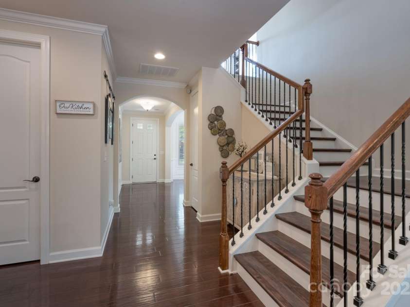 866 Tyne Drive, Fort Mill, SC 29715.  MLS# CAR4248986, YatesRealty ID 33238. Front Foyer Hallway