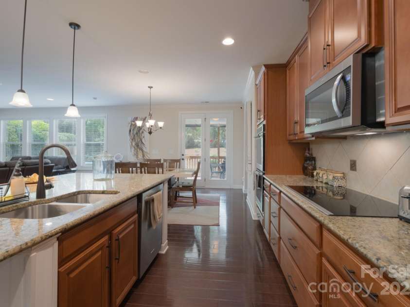 866 Tyne Drive, Fort Mill, SC 29715.  MLS# CAR4248986, YatesRealty ID 33238. Kitchen