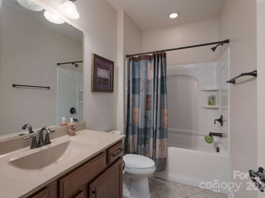 866 Tyne Drive, Fort Mill, SC 29715.  MLS# CAR4248986, YatesRealty ID 33238. Main Level Full Bathroom