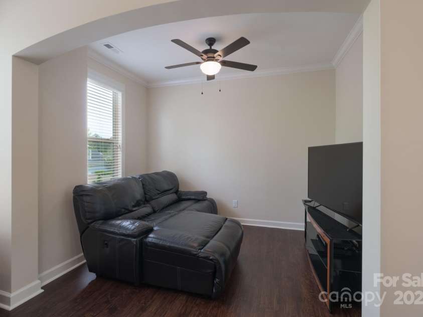 866 Tyne Drive, Fort Mill, SC 29715.  MLS# CAR4248986, YatesRealty ID 33238. Sitting Room off Primary Bedroom