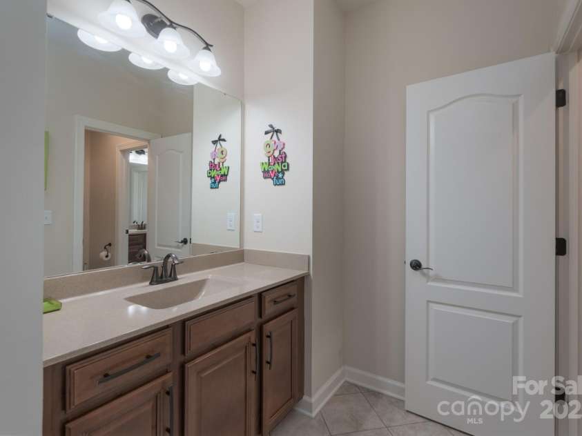 866 Tyne Drive, Fort Mill, SC 29715.  MLS# CAR4248986, YatesRealty ID 33238. Upper Level Community Bathroom