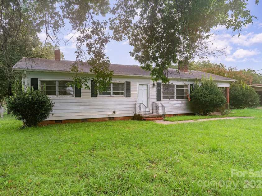 1213 Carolyn Drive, Albemarle, NC 28001.  MLS# CAR4292046, YatesRealty ID 33239. 