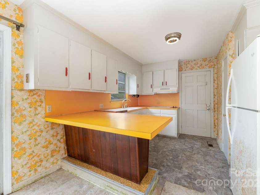 1213 Carolyn Drive, Albemarle, NC 28001.  MLS# CAR4292046, YatesRealty ID 33239. 