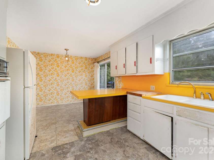 1213 Carolyn Drive, Albemarle, NC 28001.  MLS# CAR4292046, YatesRealty ID 33239. 