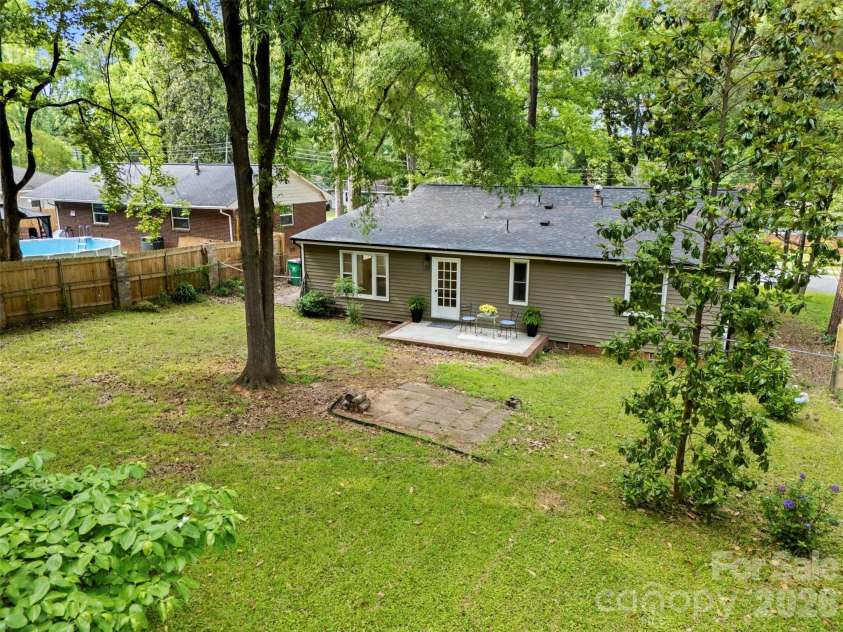 3840 Colebrook Road, Charlotte, NC 28215.  MLS# CAR4384060, YatesRealty ID 33239. 