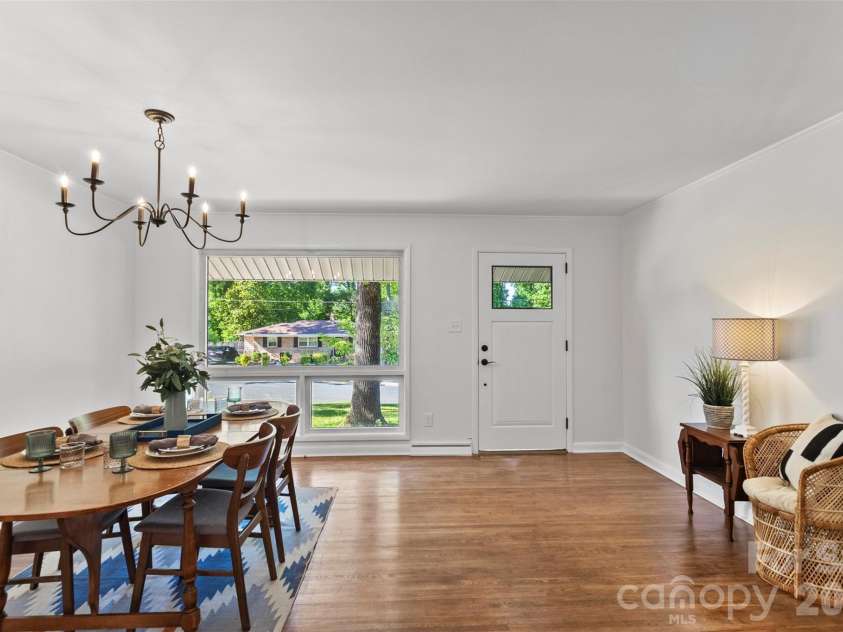 3840 Colebrook Road, Charlotte, NC 28215.  MLS# CAR4384060, YatesRealty ID 33239. Open Concept