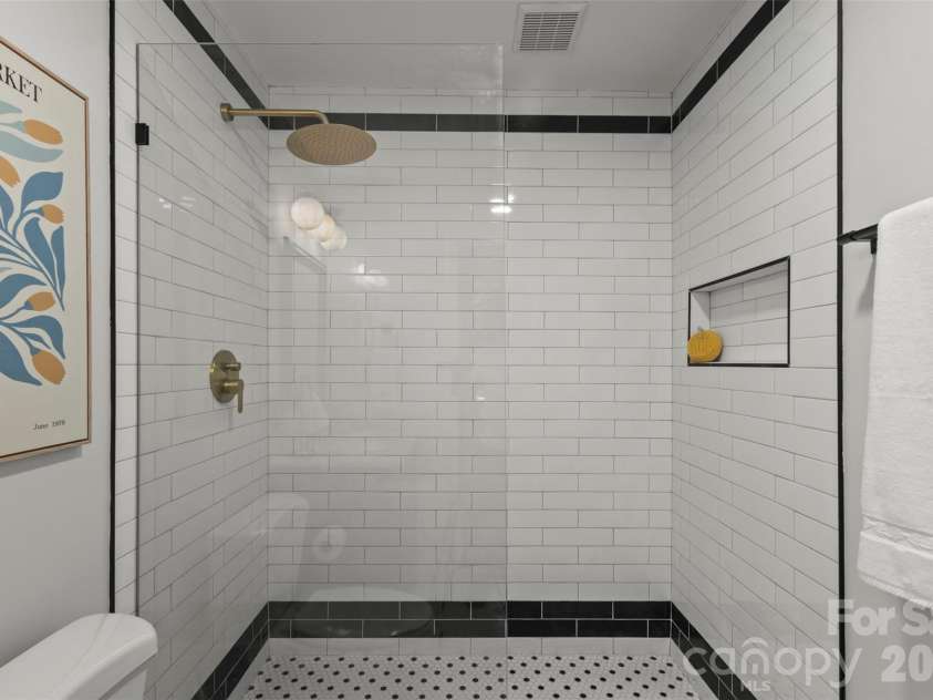 3840 Colebrook Road, Charlotte, NC 28215.  MLS# CAR4384060, YatesRealty ID 33239. Primary bath