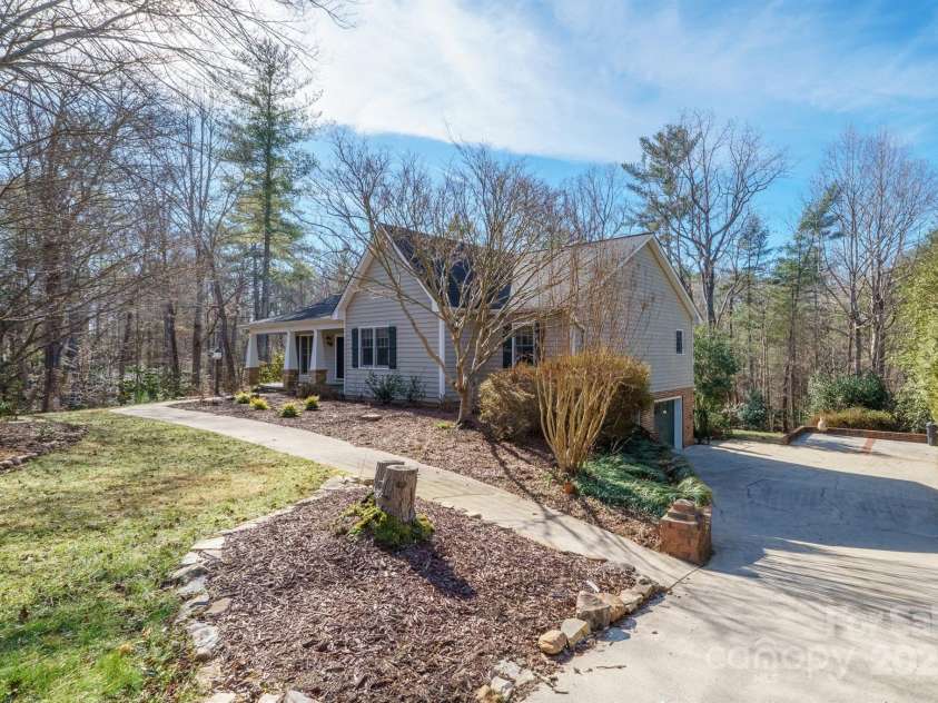 1634 Watkins Court, Morganton, NC 28655.  MLS# CAR4208382, YatesRealty ID 3324. 