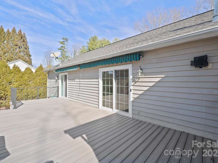 1634 Watkins Court, Morganton, NC 28655.  MLS# CAR4208382, YatesRealty ID 3324. 