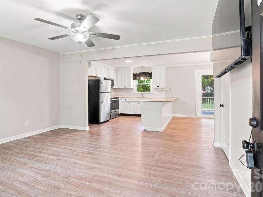 209 Azalea Road, Lancaster, SC 29720.  MLS# CAR4403181, YatesRealty ID 3324. 