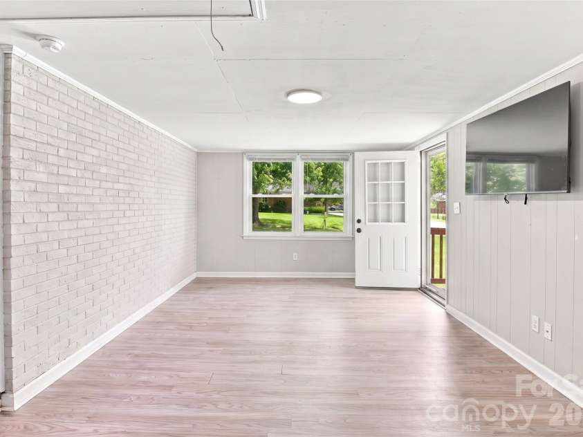 209 Azalea Road, Lancaster, SC 29720.  MLS# CAR4403181, YatesRealty ID 3324. 