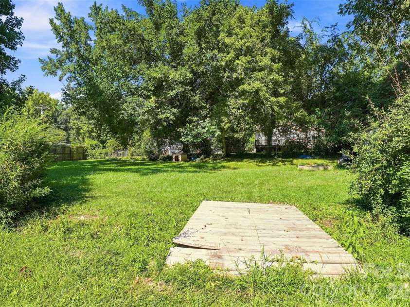 209 Azalea Road, Lancaster, SC 29720.  MLS# CAR4403181, YatesRealty ID 3324. 