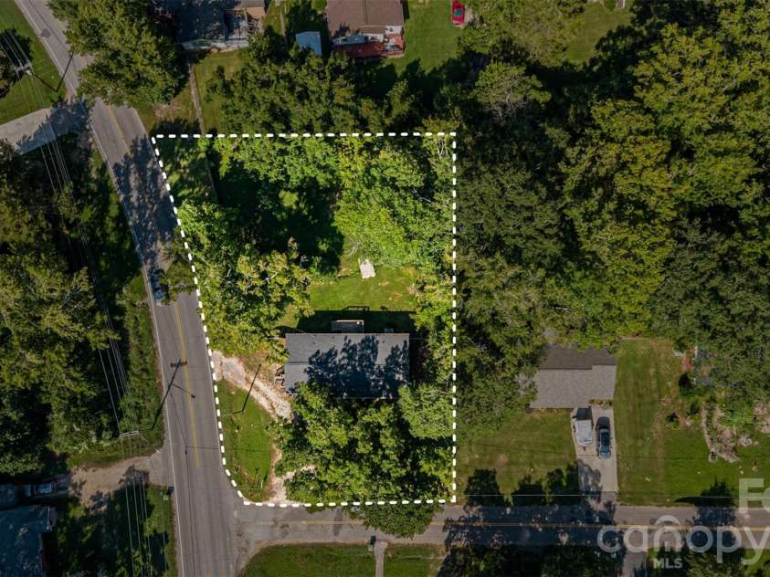 209 Azalea Road, Lancaster, SC 29720.  MLS# CAR4403181, YatesRealty ID 3324. 