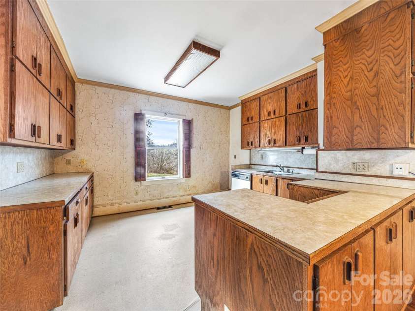 385 Chunns Cove Road, Asheville, NC 28805.  MLS# CAR4339824, YatesRealty ID 3324. 