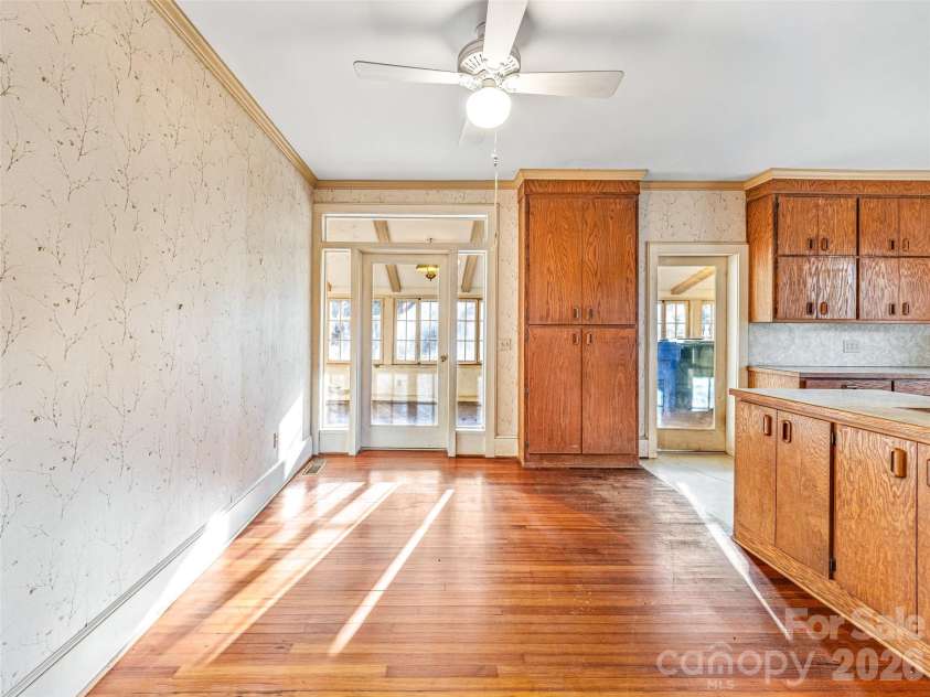 385 Chunns Cove Road, Asheville, NC 28805.  MLS# CAR4339824, YatesRealty ID 3324. 
