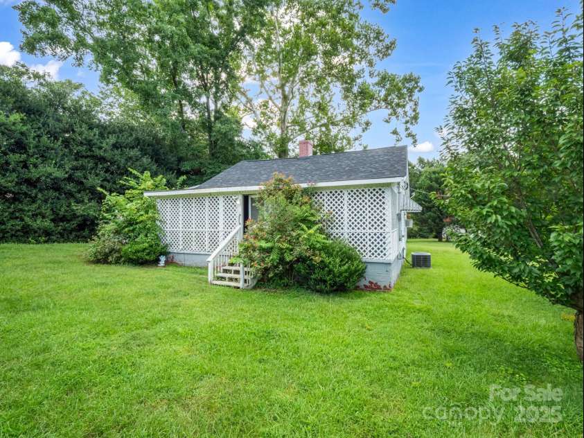 107 Arrowood Drive, Forest City, NC 28043.  MLS# CAR4287942, YatesRealty ID 33240. 