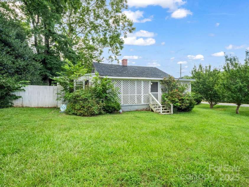 107 Arrowood Drive, Forest City, NC 28043.  MLS# CAR4287942, YatesRealty ID 33240. 