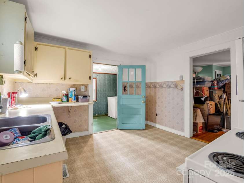 107 Arrowood Drive, Forest City, NC 28043.  MLS# CAR4287942, YatesRealty ID 33240. 