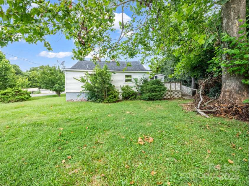 107 Arrowood Drive, Forest City, NC 28043.  MLS# CAR4287942, YatesRealty ID 33240. 