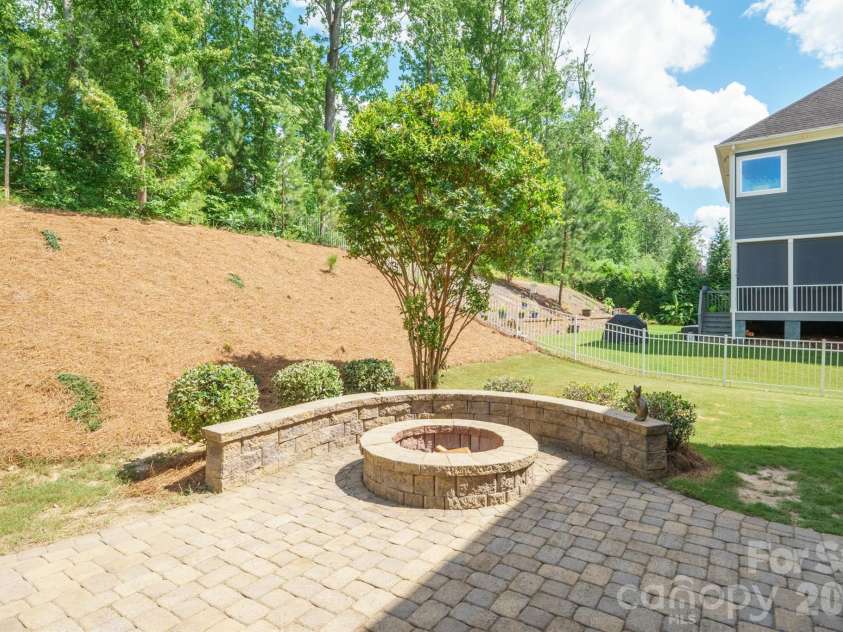 2440 Surveyor General Drive, Waxhaw, NC 28173.  MLS# CAR4389736, YatesRealty ID 33240. 