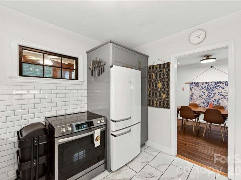 2225 Ashley Road, Charlotte, NC 28208.  MLS# CAR4389591, YatesRealty ID 33241. 