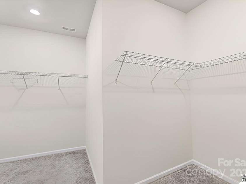 7027 Maple Run Circle, Charlotte, NC 28215.  MLS# CAR4288035, YatesRealty ID 33241. 