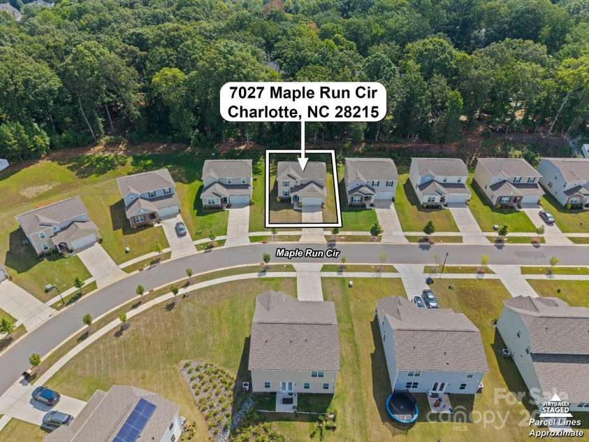 7027 Maple Run Circle, Charlotte, NC 28215.  MLS# CAR4288035, YatesRealty ID 33241. 