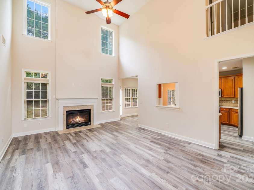 2922 Phillips Fairway Drive, Charlotte, NC 28216.  MLS# CAR4218199, YatesRealty ID 33242. 