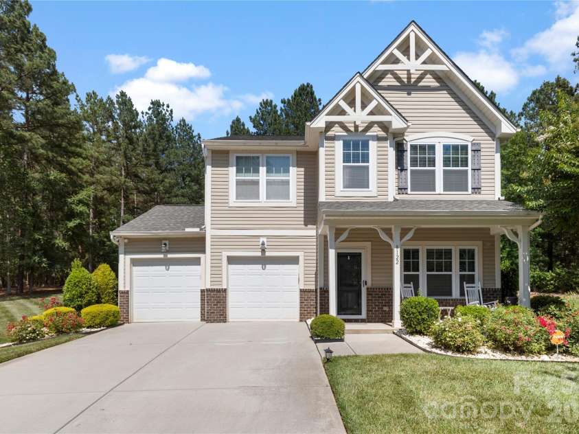 8122 Mossy Rock Road, Waxhaw, NC 28173.  MLS# CAR4382633, YatesRealty ID 33242. Exterior front
