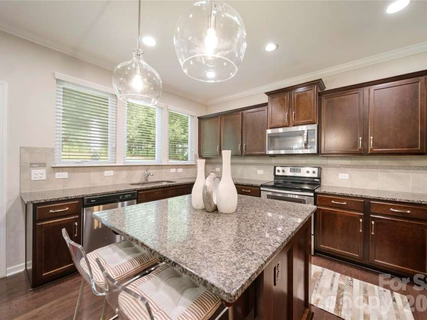 8122 Mossy Rock Road, Waxhaw, NC 28173.  MLS# CAR4382633, YatesRealty ID 33242. Kitchen (2)