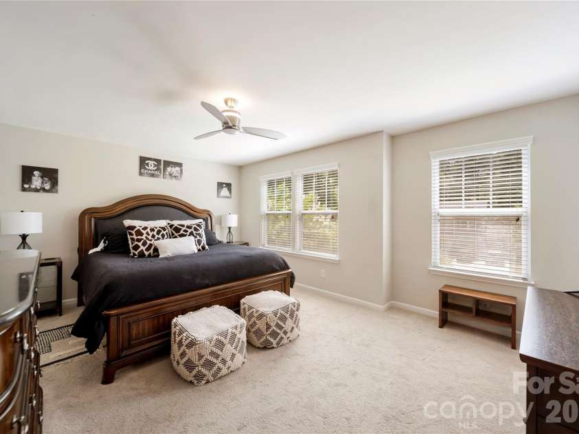 8122 Mossy Rock Road, Waxhaw, NC 28173.  MLS# CAR4382633, YatesRealty ID 33242. Primary suite