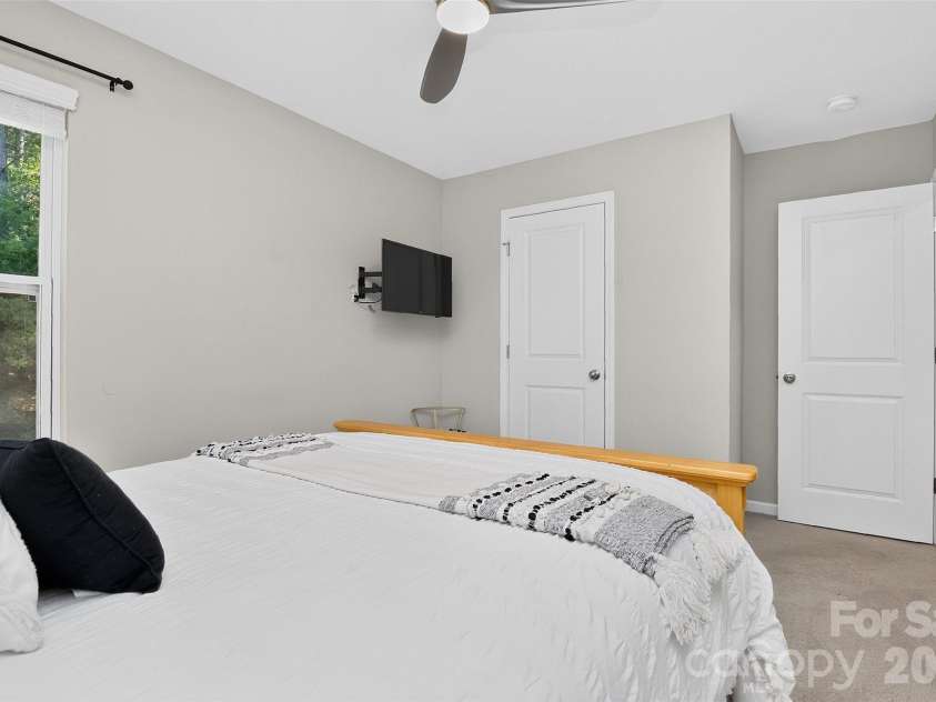8122 Mossy Rock Road, Waxhaw, NC 28173.  MLS# CAR4430192, YatesRealty ID 33242. 