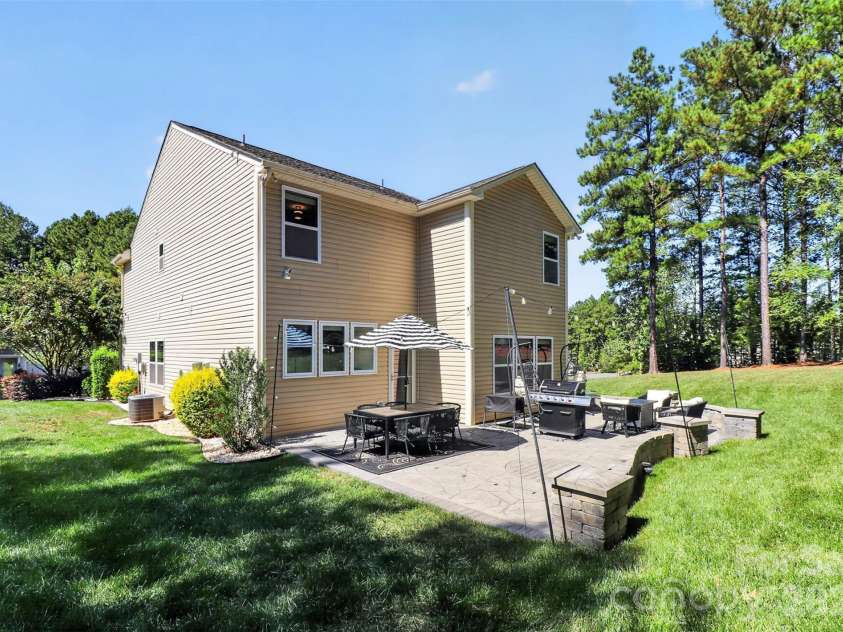 8122 Mossy Rock Road, Waxhaw, NC 28173.  MLS# CAR4430192, YatesRealty ID 33242. 