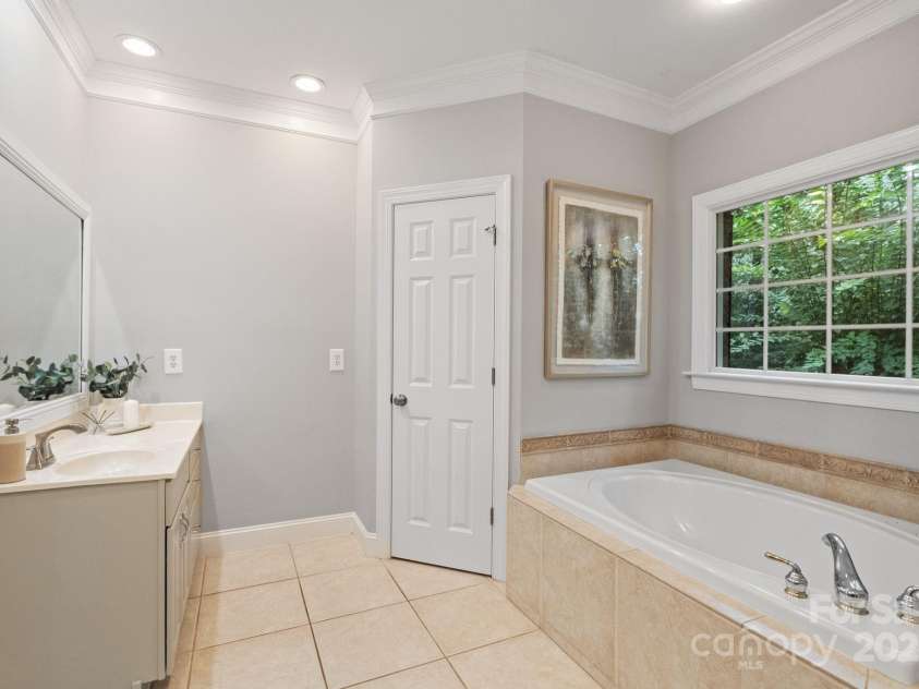 501 Colonels Court, Clover, SC 29710.  MLS# CAR4288032, YatesRealty ID 33243. 